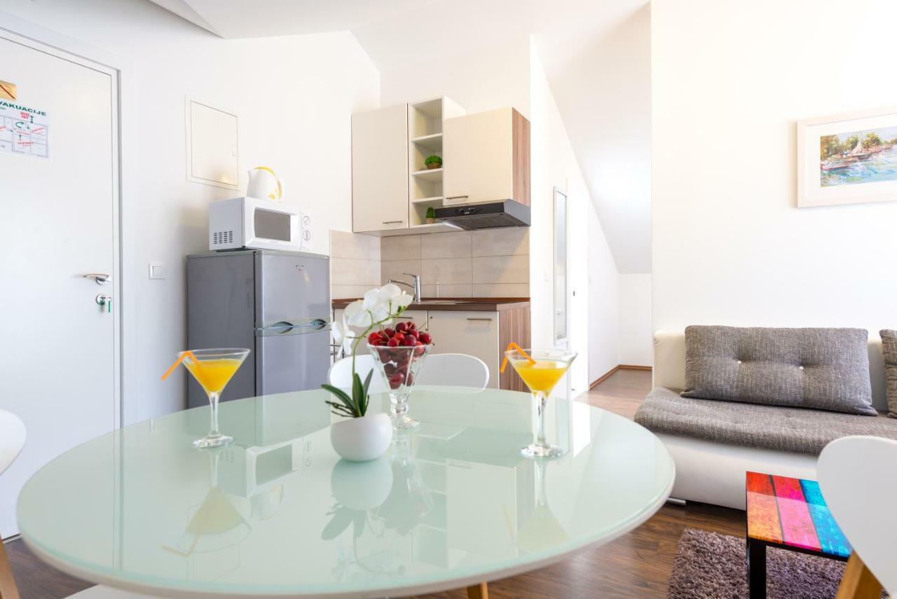 Apartments Sandra Solitudo III Ragusa Esterno foto