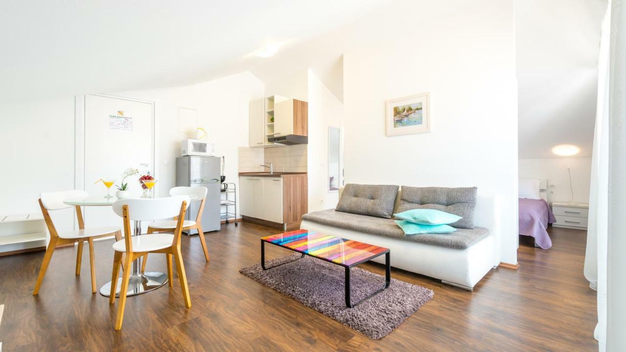 Apartments Sandra Solitudo III Ragusa Esterno foto